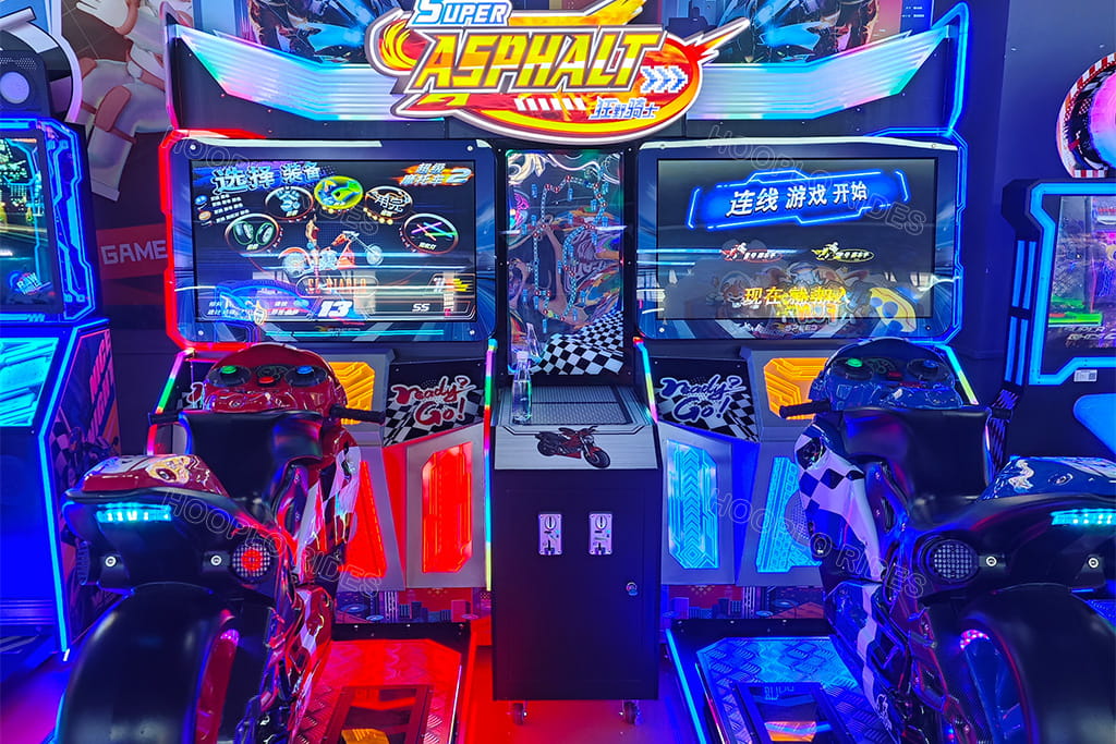 Double Racing Motorcycle Super Asphalt arcade game screen, two-player competitive motorcycle racing game for entertainment venue